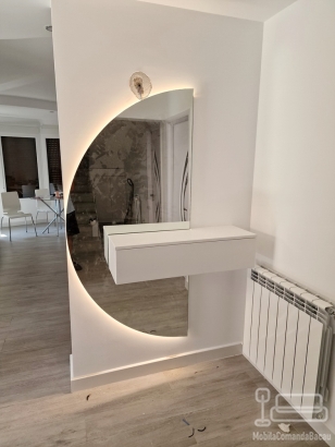 Mobilier dormitor mdf – pat tapițat cu somieră rabatabilă, dulap 4 uși și zonă de machiaj led
