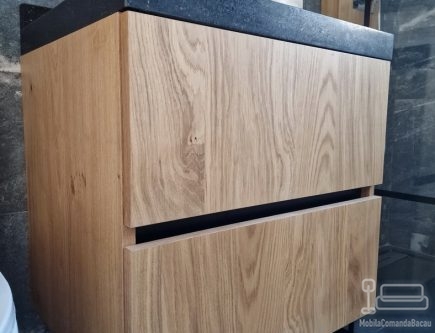 Mobilier baie din MDF furniruit cu blat din quartz – feronerie Blum, Bacău