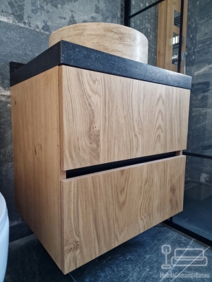 Mobilier baie din MDF furniruit cu blat din quartz – feronerie Blum, Bacău