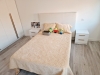 Mobilier dormitor mdf – pat tapițat cu somieră rabatabilă, dulap 4 uși și zonă machiaj led