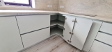 Mobilier de bucătărie din PAL melaminat, cu feronerie Blum cu amortizare