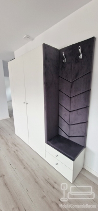 Mobilier hol din pal melaminat cu banchetă tapițată