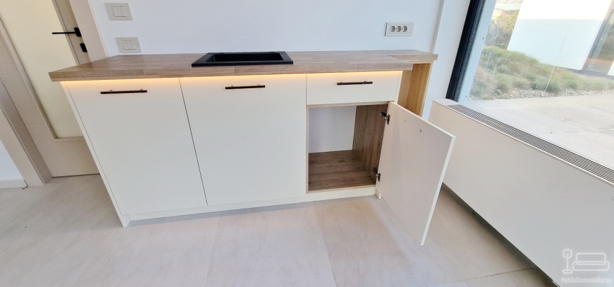 Bucătărie din mdf vopsit, 2000 mm – feronerie blum, iluminare led hafele