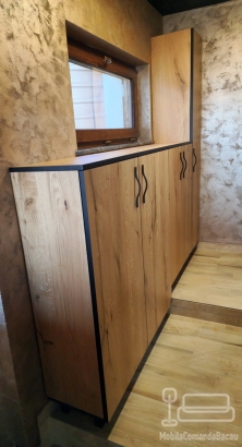 Mobilier de baie din MDF furniruit, cu feronerie Blum – Bacău