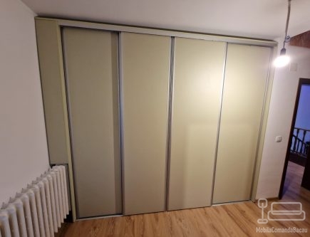 Mobilier dressing cu uși glisante hafele – 3100 × 860 × 2500 mm, dospinești, Bacău