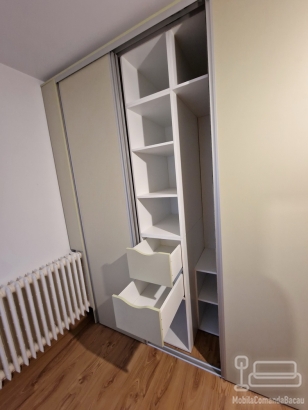 Mobilier dressing cu uși glisante hafele – 3100 × 860 × 2500 mm, dospinești, Bacău