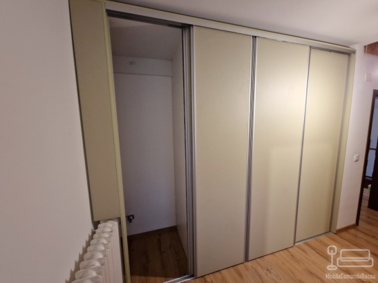Mobilier dressing cu uși glisante hafele – 3100 × 860 × 2500 mm, dospinești, Bacău