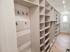 Mobilier cameră dressing din PAL, 13 m liniari, cu feronerie Blum – județul Bacău