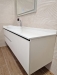 Mobilier de baie din MDF furniruit, cant laser și blat din quartz – 1,8 m, Bacău