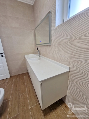 Mobilier de baie din MDF furniruit, cant laser și blat din quartz – 1,8 m, Bacău