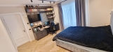 Mobilier dormitor copil cu birou, corpuri suspendate Cadro și pat tapițat cu somieră rabatabilă – județul Bacău