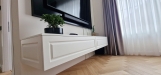 Mobilier living din MDF vopsit cu riflaje – 2200 mm, feronerie Blum