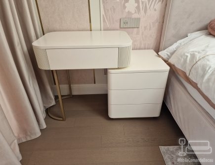 Comodă de dormitor din MDF vopsit curbat, cu picior metalic auriu – Vrancea