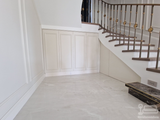 Mobilier hol sub scară din MDF vopsit, cu profile duropolimer și feronerie Blum – Vrancea