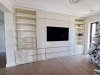 Mobilier living tip bibliotecă din MDF vopsit cu canturi aurii și iluminare LED – 4100 mm, Vrancea