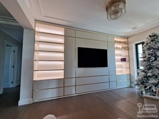 Mobilier living tip bibliotecă din MDF vopsit cu canturi aurii și iluminare LED – 4100 mm, Vrancea