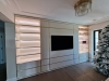 Mobilier living tip bibliotecă din MDF vopsit cu canturi aurii și iluminare LED – 4100 mm, Vrancea