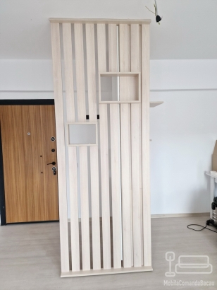 Mobilier hol cu riflaje și oglindă – pal melaminat, feronerie Blum (București)