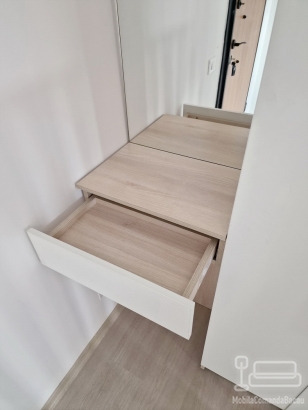 Mobilier hol cu riflaje și oglindă – pal melaminat, feronerie Blum (București)