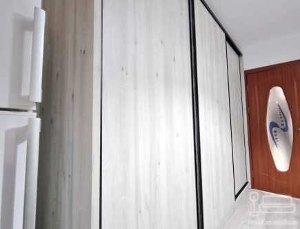 Dressing cu uși glisante din PAL Capri realizat la comandă în Bacău