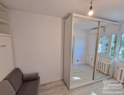 Dressing cu uși glisante și oglinzi realizat la comandă în Bacău