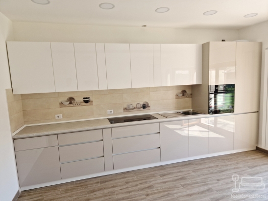 Bucătărie mdf perfect sense, 4650 mm – feronerie blum & masă extensibilă în sertar, adjud