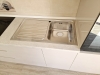 Bucătărie mdf perfect sense, 4650 mm – feronerie blum & masă extensibilă în sertar, adjud