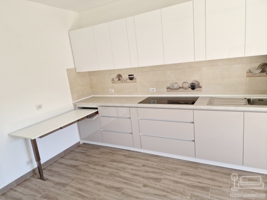 Bucătărie mdf perfect sense, 4650 mm – feronerie blum & masă extensibilă în sertar, adjud