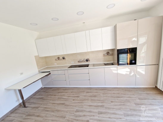 Bucătărie mdf perfect sense, 4650 mm – feronerie blum & masă extensibilă în sertar, adjud