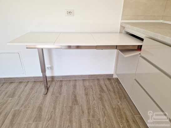Bucătărie mdf perfect sense, 4650 mm – feronerie blum & masă extensibilă în sertar, adjud