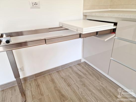 Bucătărie mdf perfect sense, 4650 mm – feronerie blum & masă extensibilă în sertar, adjud