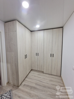 Mobilier cameră dressing din pal melaminat – feronerie blum cu amortizare,Iași