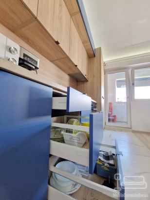 Mobilier-bucatarie-pal-mdf-vopsit-4000mm-blum-Iași