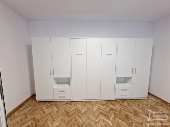 Mobilă cu pat rabatabil în Brașov, cu dulapuri laterale și depozitare integrată