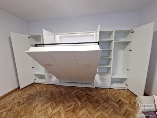Mobilă cu pat rabatabil în Brașov, cu dulapuri laterale și depozitare integrată