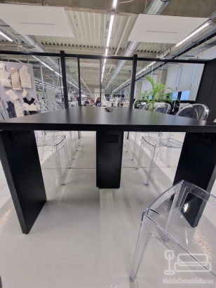 Mobilier cameră întâlniri – masă consiliu realizată pe comandă