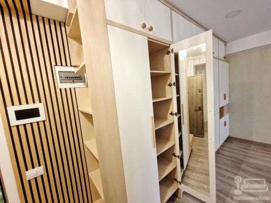 Mobilier hol din PAL, realizat pe comandă în Bacău