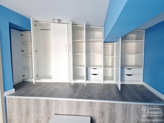 Dormitor din PAL în mansardă, realizat pe comandă în Bacău