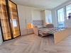 Pat rabatabil electric cu canapea într-un ansamblu de living la comandă, Roman (Neamț)