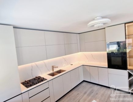 Bucătărie MDF Perfect Sense antiamprentă la comandă cu blat Quartz, Pâncești (jud. Bacău)