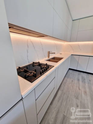 Bucătărie MDF Perfect Sense antiamprentă la comandă cu blat Quartz, Pâncești (jud. Bacău)