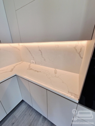 Bucătărie MDF Perfect Sense antiamprentă la comandă cu blat Quartz, Pâncești (jud. Bacău)