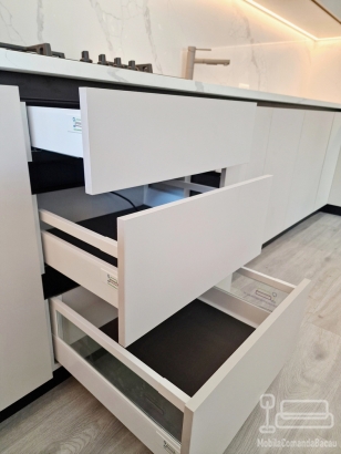 Bucătărie MDF Perfect Sense antiamprentă la comandă cu blat Quartz, Pâncești (jud. Bacău)