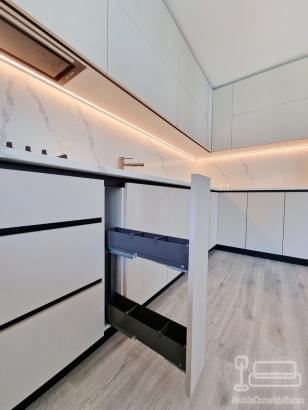 Bucătărie MDF Perfect Sense antiamprentă la comandă cu blat Quartz, Pâncești (jud. Bacău)