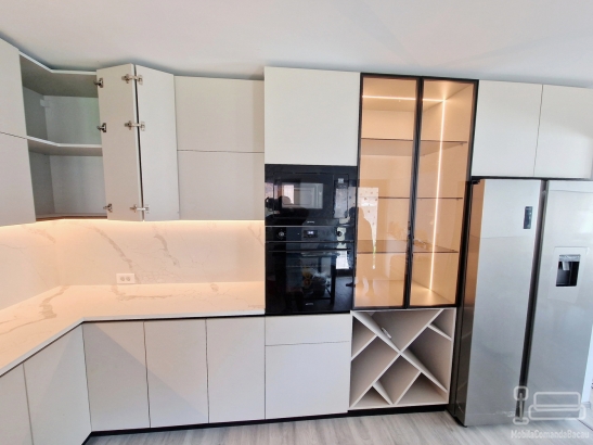 Bucătărie MDF Perfect Sense antiamprentă la comandă cu blat Quartz, Pâncești (jud. Bacău)
