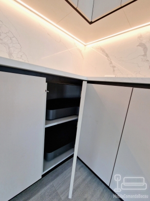 Bucătărie MDF Perfect Sense antiamprentă la comandă cu blat Quartz, Pâncești (jud. Bacău)