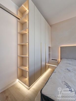 Mobilier dormitor matrimonial la comandă cu pat cu somieră rabatabilă, Bacău