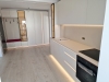 Mobilier hol la comandă cu vitrină, șezut tapițat și profile Gola cu LED, Bacău