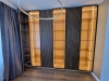 Vitrine living la comandă din MDF riflat furniruit cu miez negru, Bacău