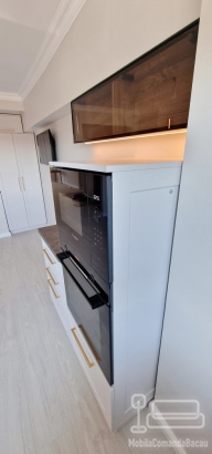 Mobila de bucatarie personalizata din MDF vopsit